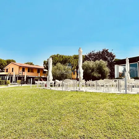 Mercury - Vista Con Piscina Sirmione